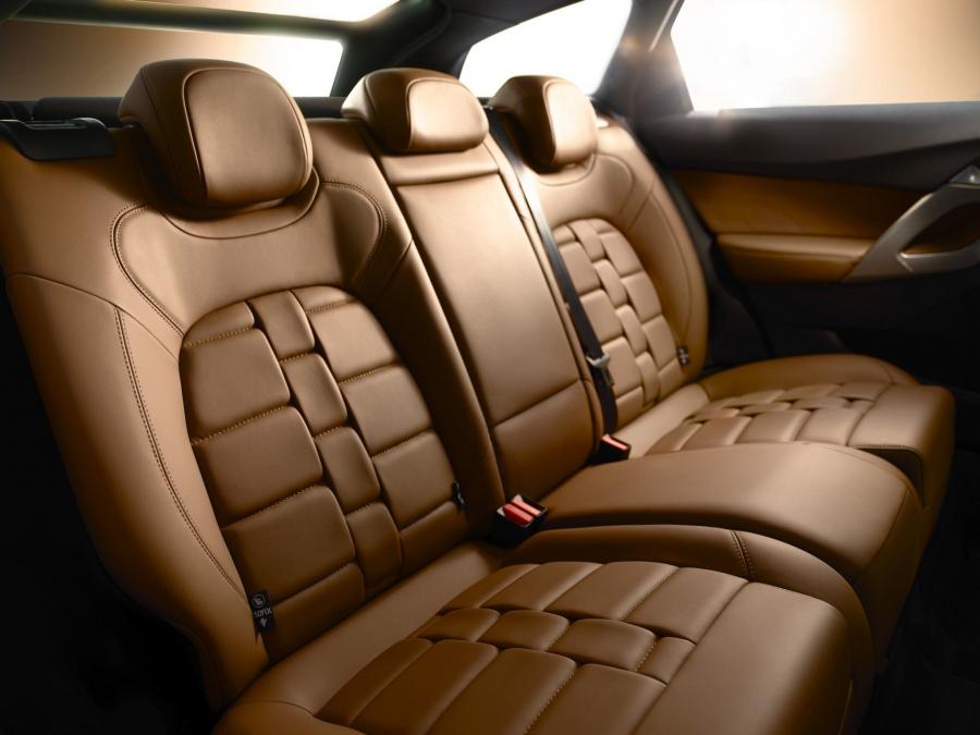  Citroen DS5 2011 года  (фото 5 из 33)